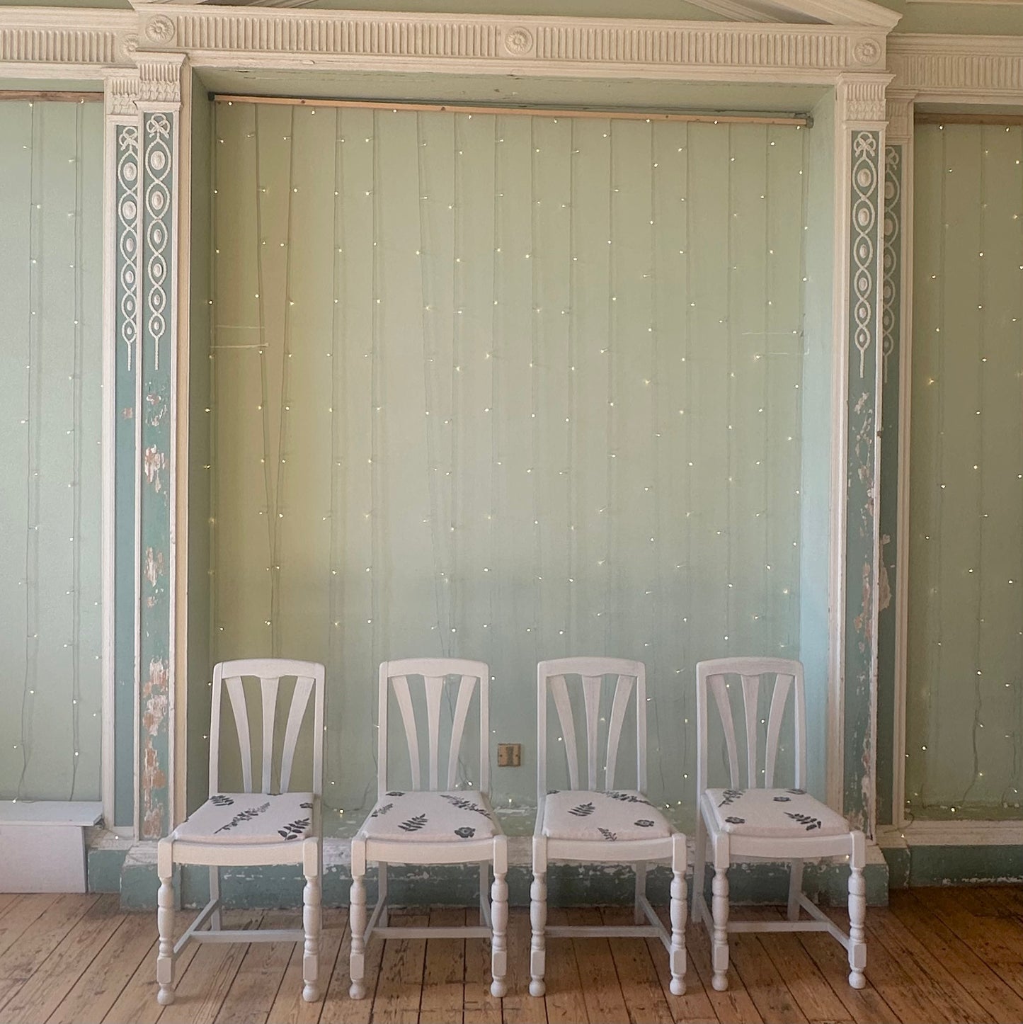 Upholstered Vintage 1920s Dining Chair Set of 4 in hand-illustrated Linen print