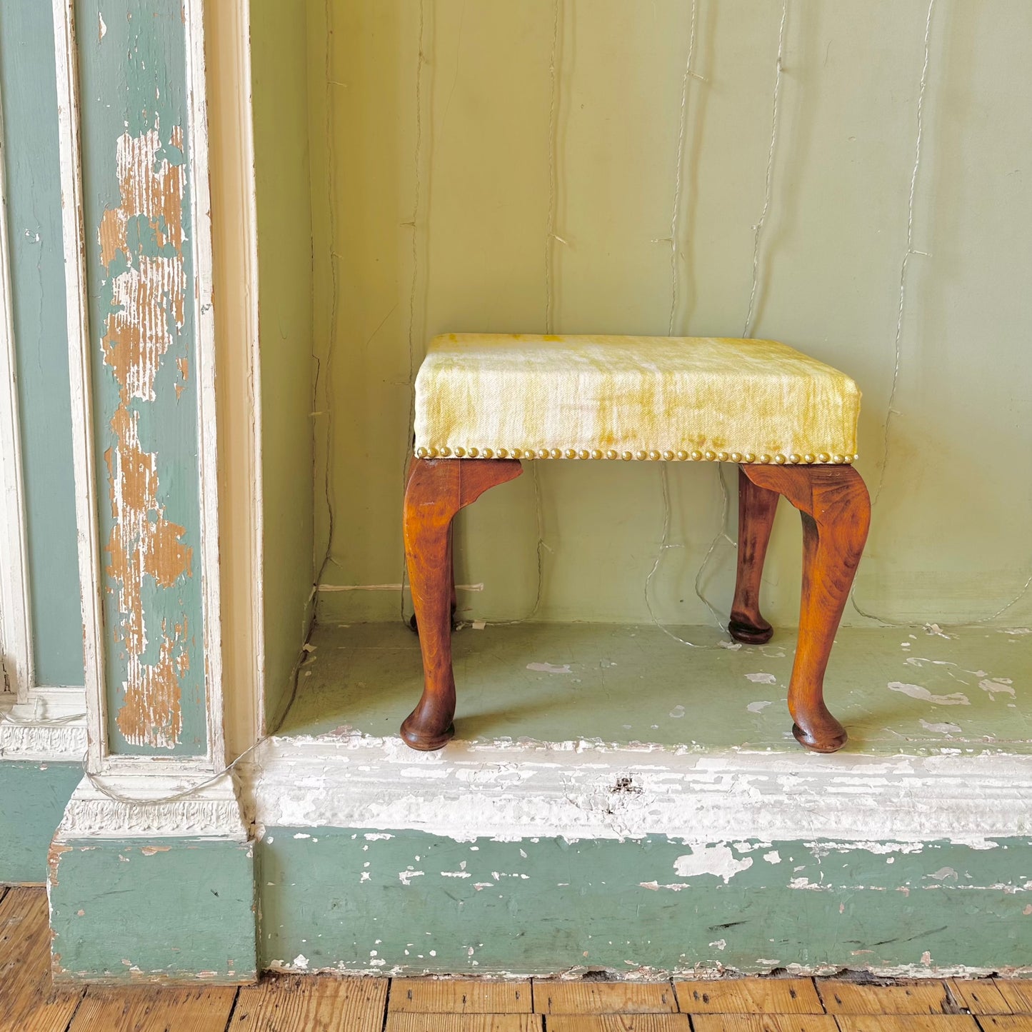 Sustainable Studded Footstool in Marbled Lime Cotton
