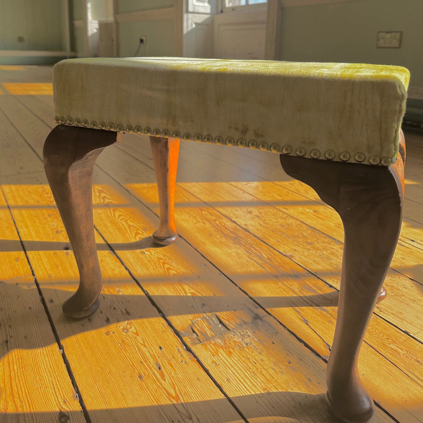 Sustainable Studded Footstool in Marbled Lime Cotton