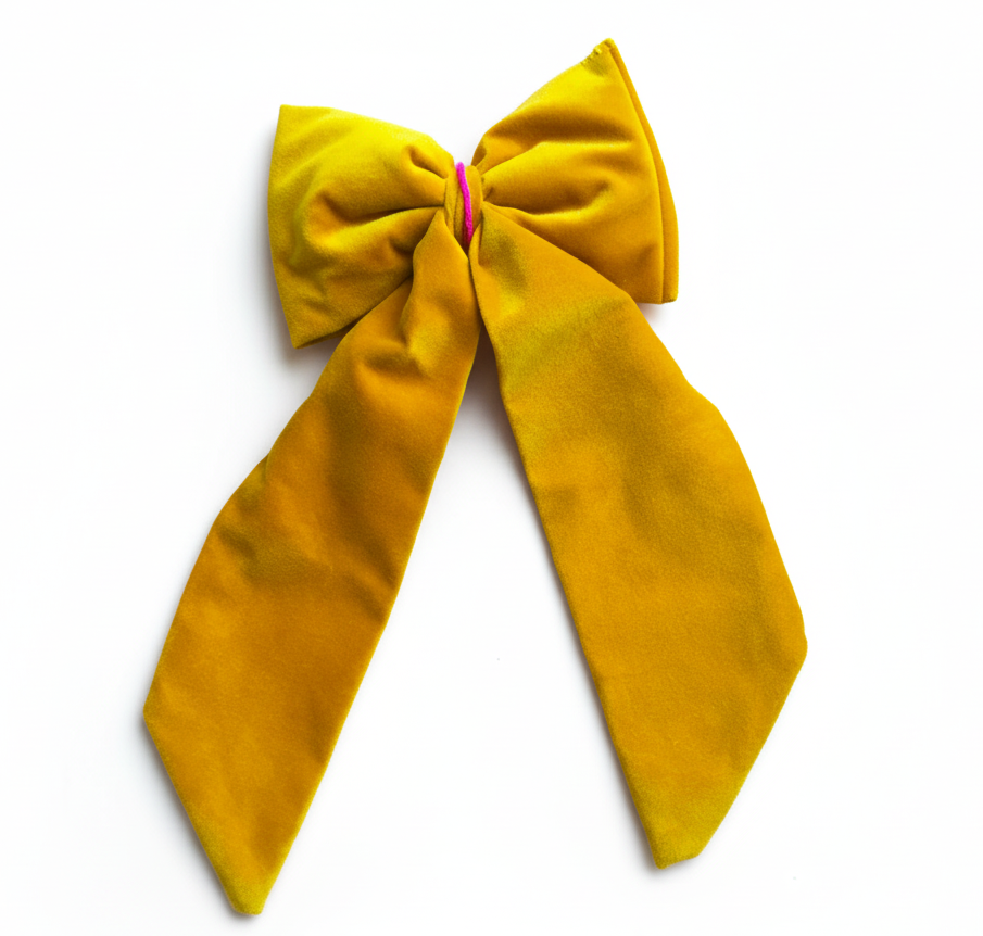 Sustainable Over-sized Velvet Bow Hanging Christmas decoration