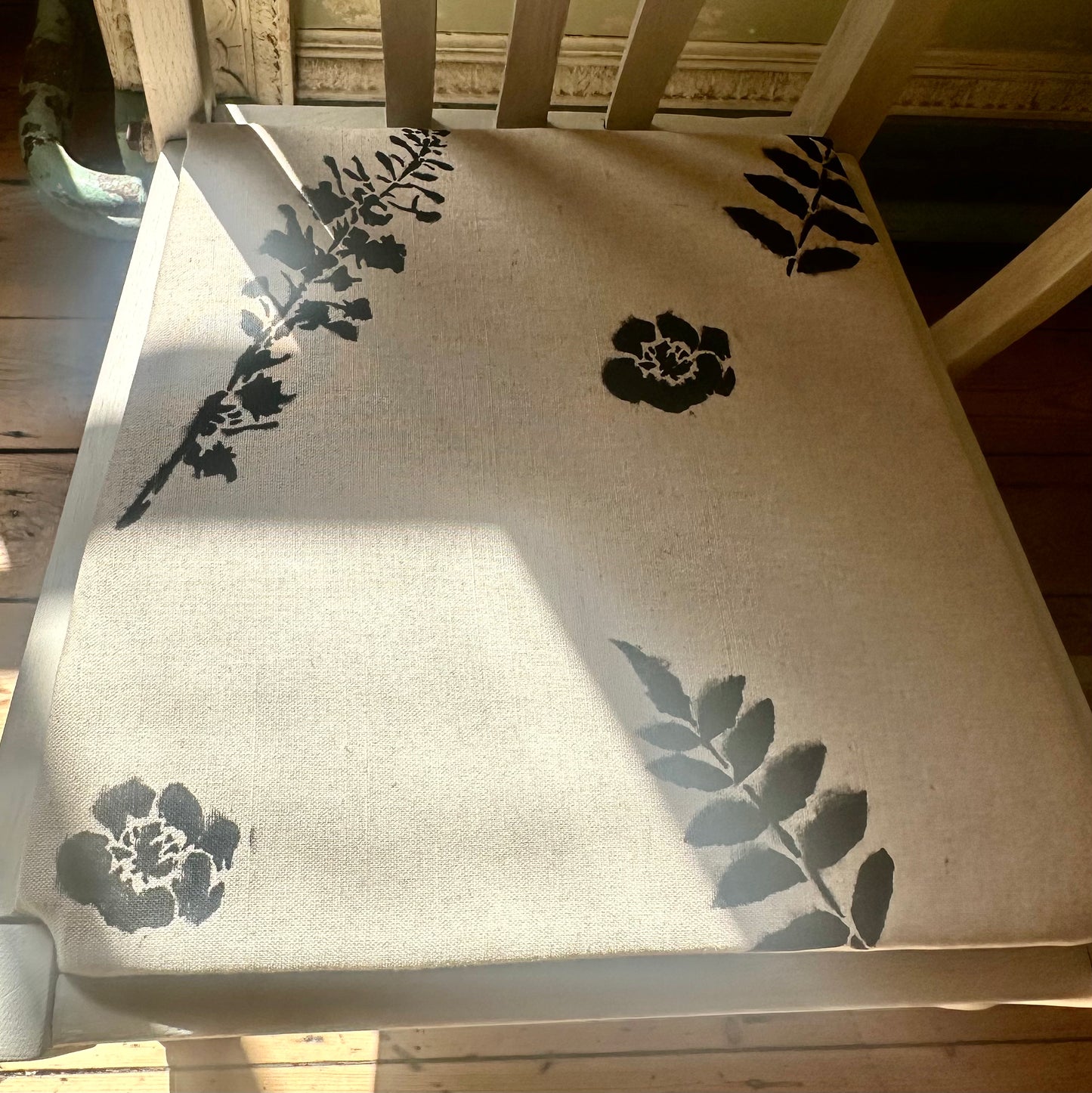 Upholstered Vintage 1920s Dining Chair Set of 4 in hand-illustrated Linen print