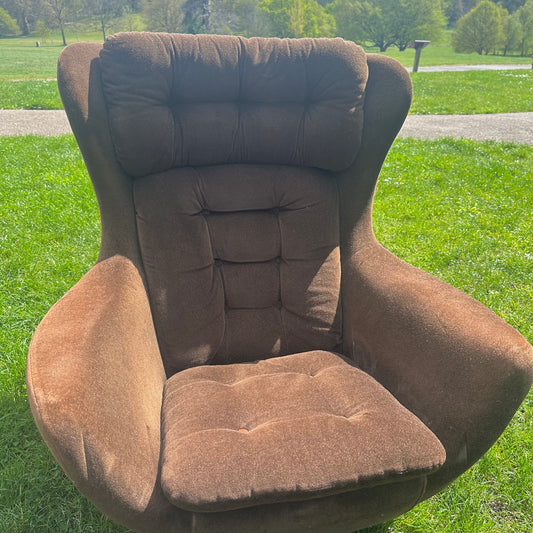 Mid Century 1970's Vono swivel Egg Chair with original upholstery