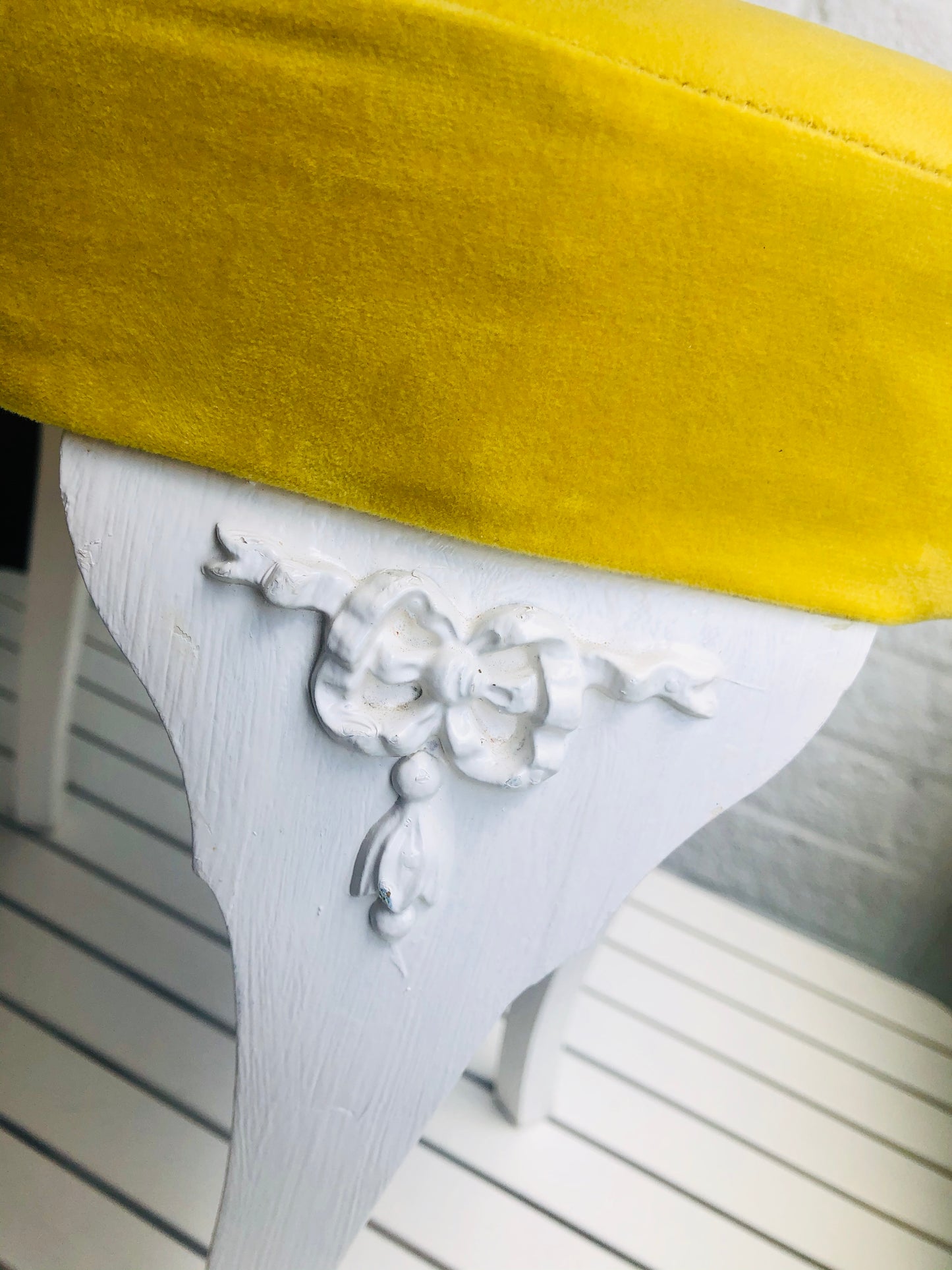 Sustainable Daffodil Stool