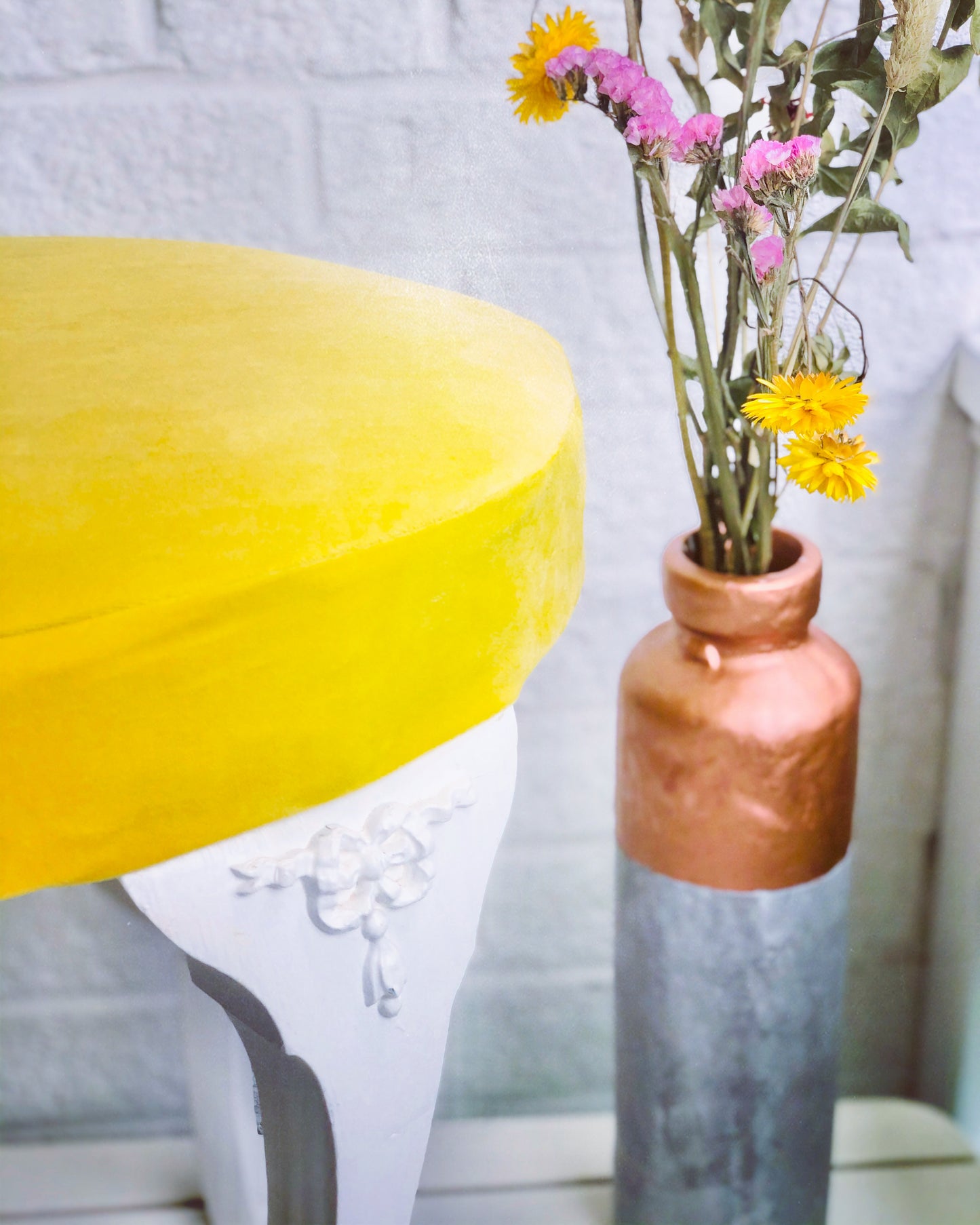 Sustainable Daffodil Stool
